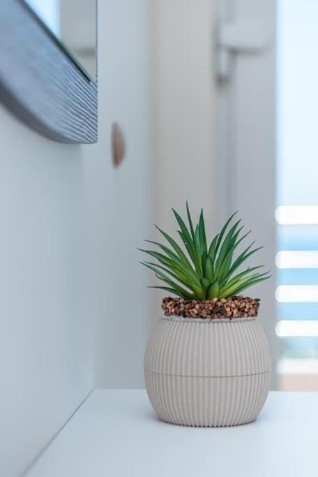 Grand View Apartment Dıraç Dış mekan fotoğraf