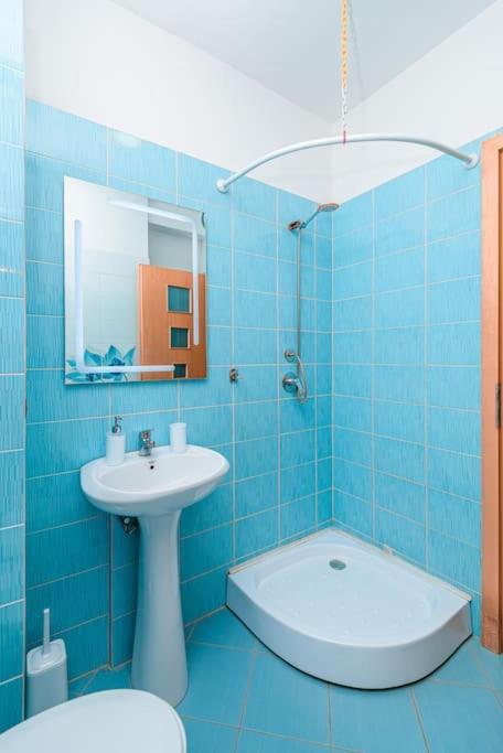 Grand View Apartment Dıraç Dış mekan fotoğraf