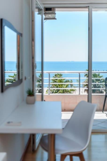 Grand View Apartment Dıraç Dış mekan fotoğraf