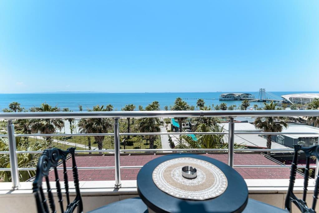 Grand View Apartment Dıraç Dış mekan fotoğraf