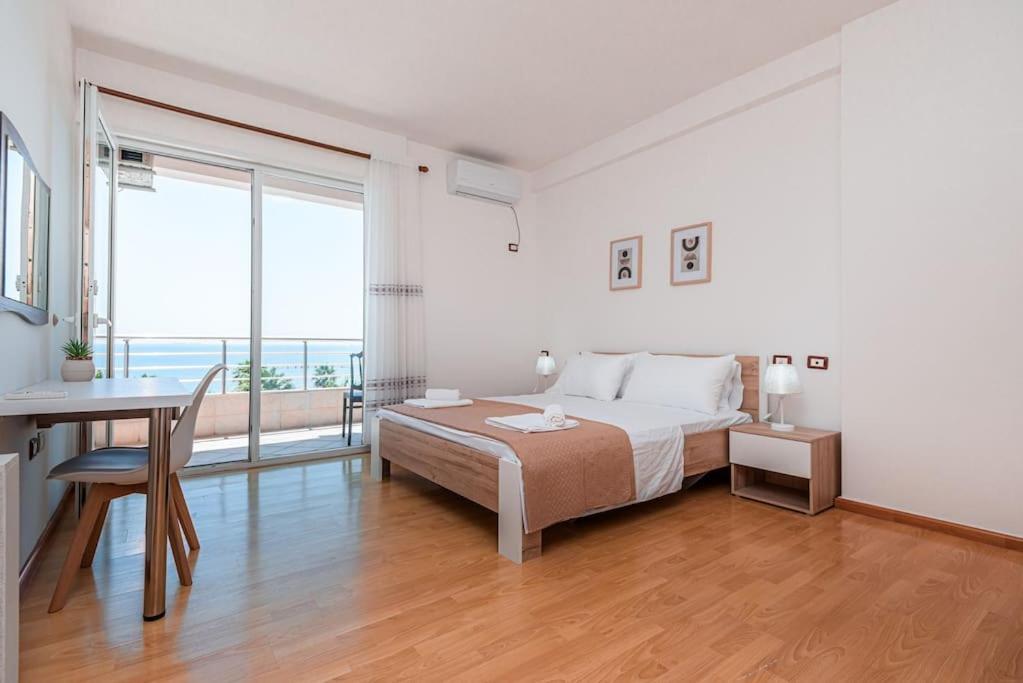 Grand View Apartment Dıraç Dış mekan fotoğraf